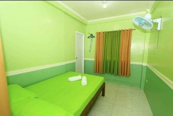 Santimart Backpackers Coron Hotel Buitenkant foto