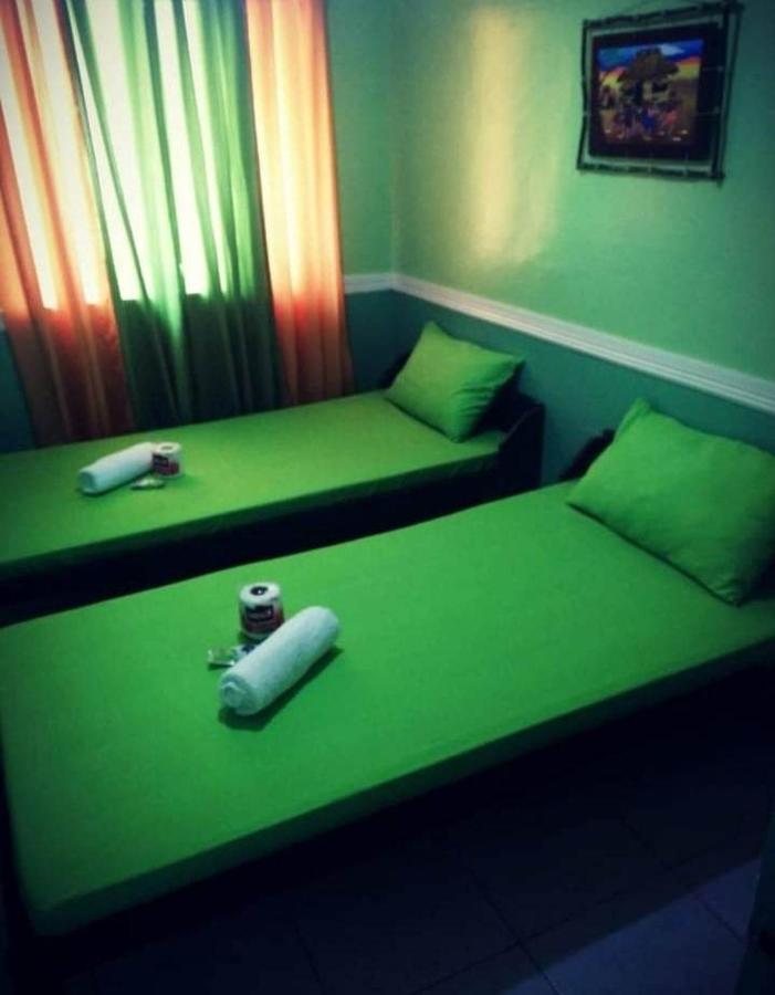 Santimart Backpackers Coron Hotel Buitenkant foto